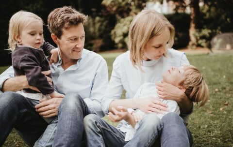 Natürlich authentisch liebevoll Familienfotos vom familienfotograf aus kelheim