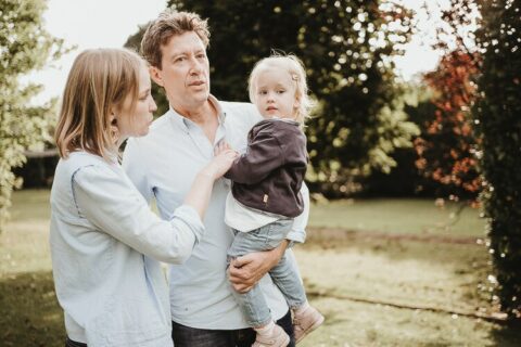 liebesvolles natürliches authentisches familienshooting