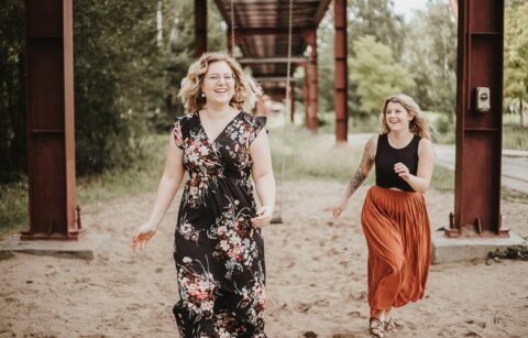 schönes paarshooting outdoor von einer fotografin aufgenommen